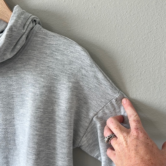 Yogalicious Gray Cowl Neck Hooded Women's Sweatshirt Size Small - Picture 8 of 16